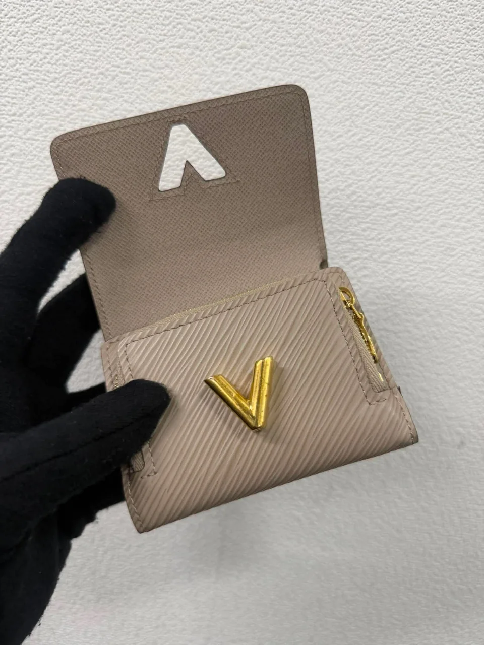 LV EPI PORTEFEUILLE TWIST photo 6