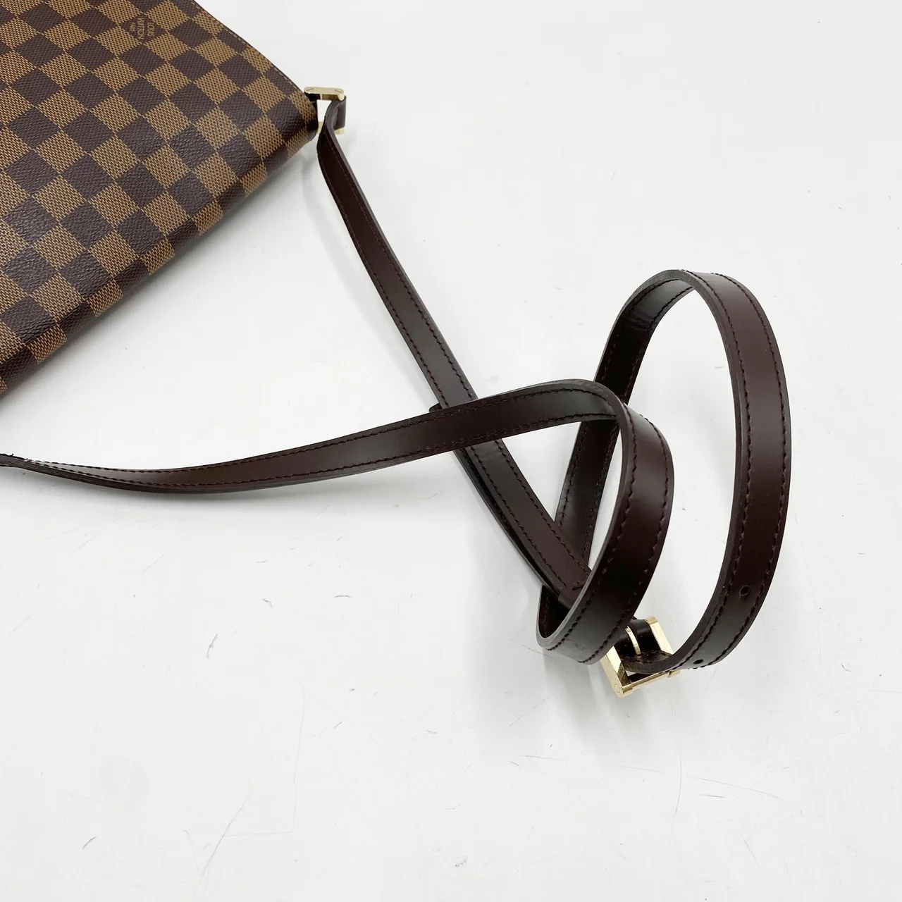 LV DAMIER MUSETTE SALSA LONG view 8
