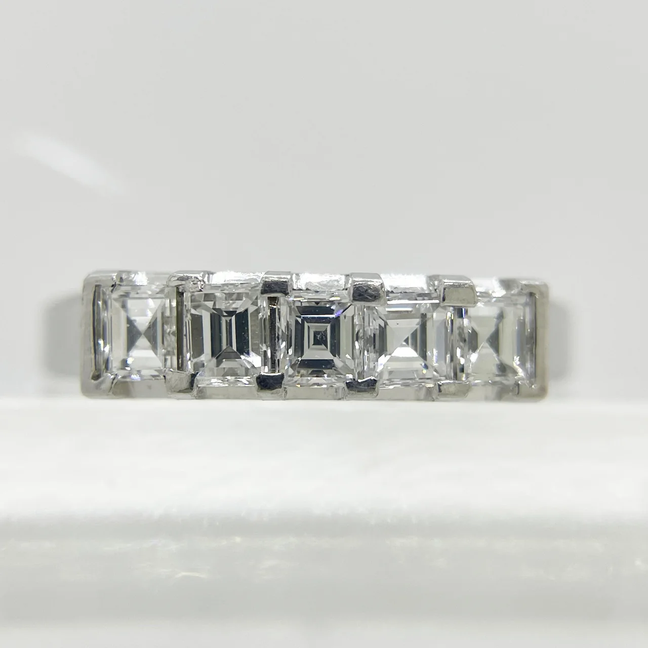 PT900 DIAMOND RING FD0.56CT 4.8G