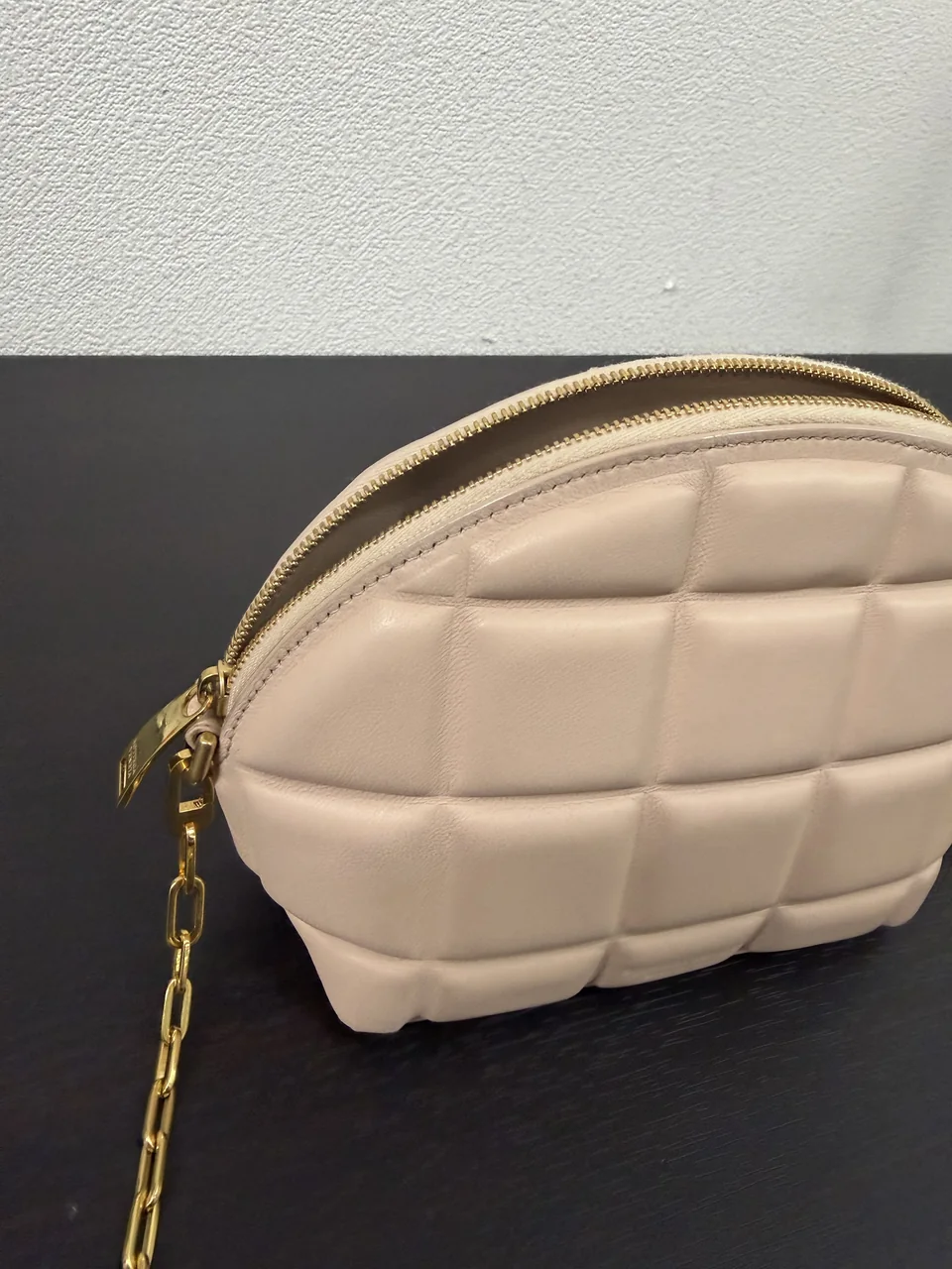 TG-58 398-10 BOTTEGA VENETA PATENET CHAIN SHOULDER BAG (BEIGE) view 3