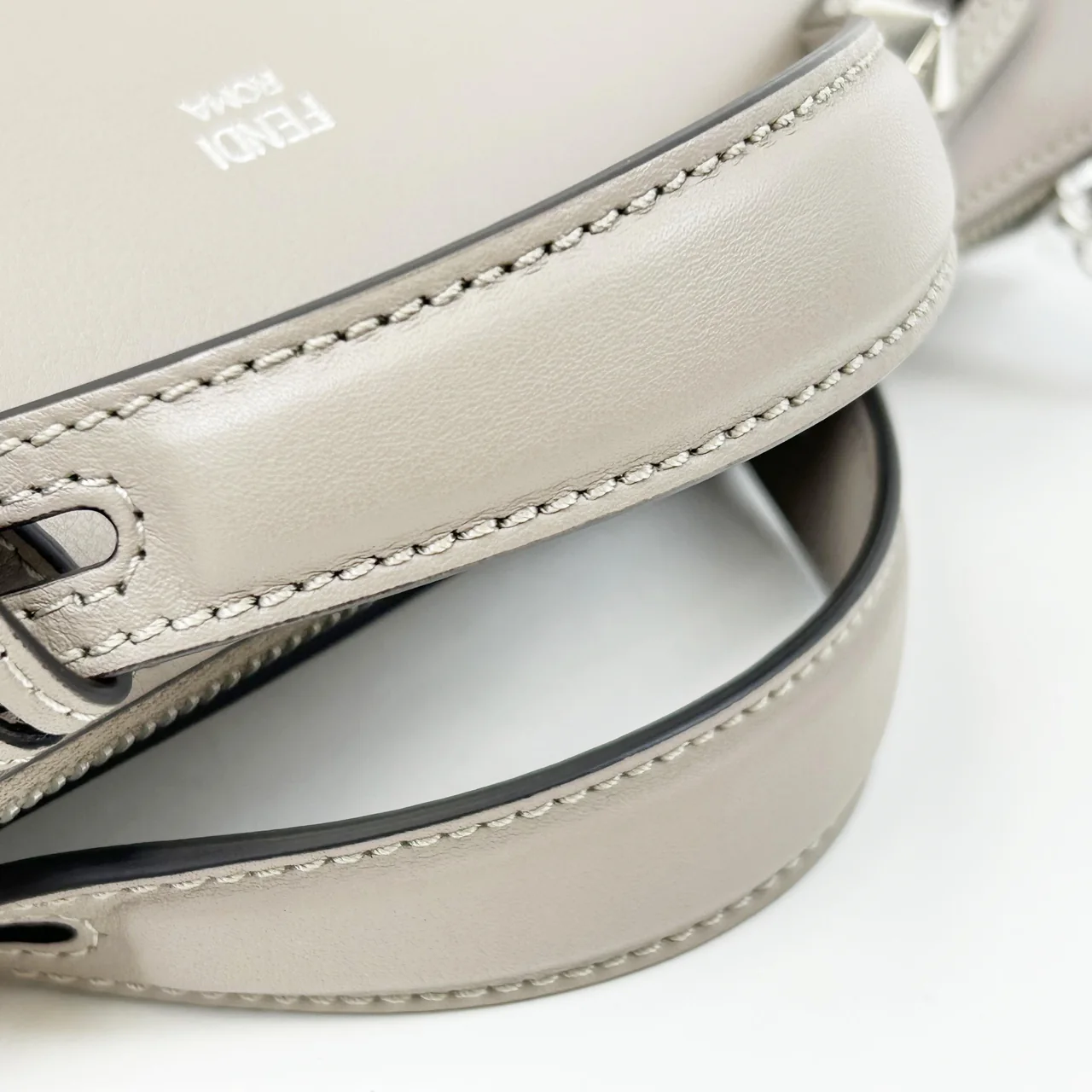 FENDI BY THE WAY MEDIUM (GRAY) view 6