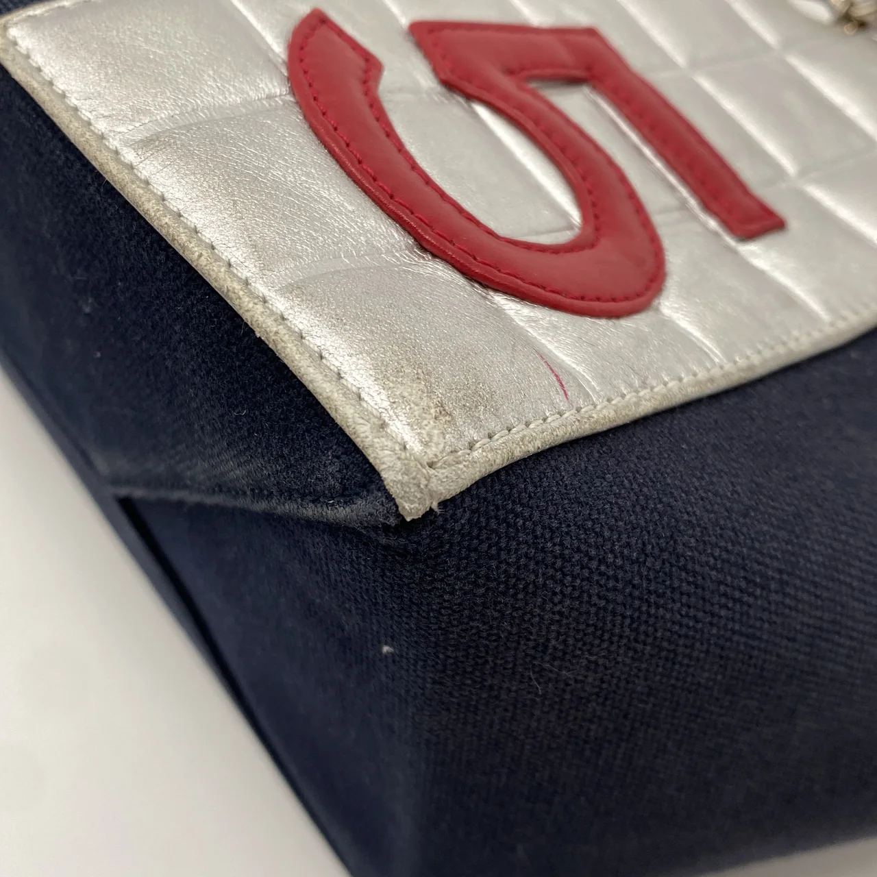 CHANEL NO.5 CHAIN TOTE BAG view 5