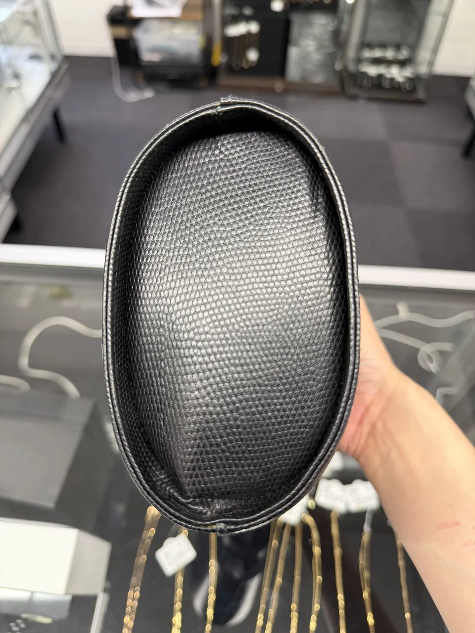 SALVATIRE FERRAGAMO HANDBAG (BLACK) view 5
