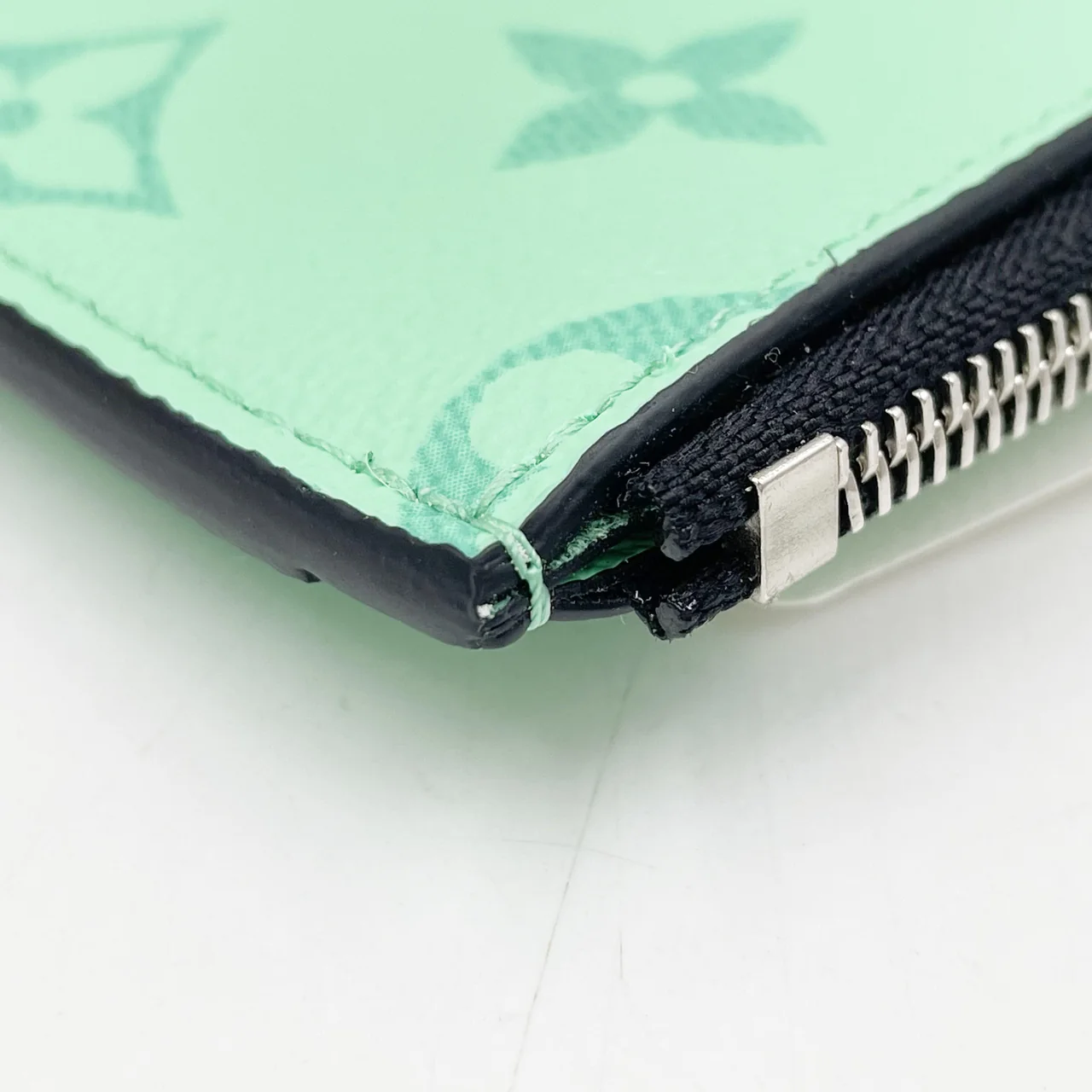 LV TAIGARAMA COIN CARD HOLDER (MINTY GREEN) view 5