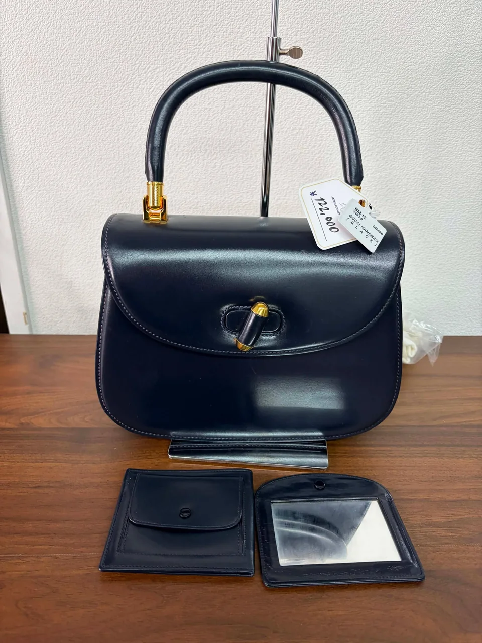 GUCCI HANDBAG (BLACK) view 9