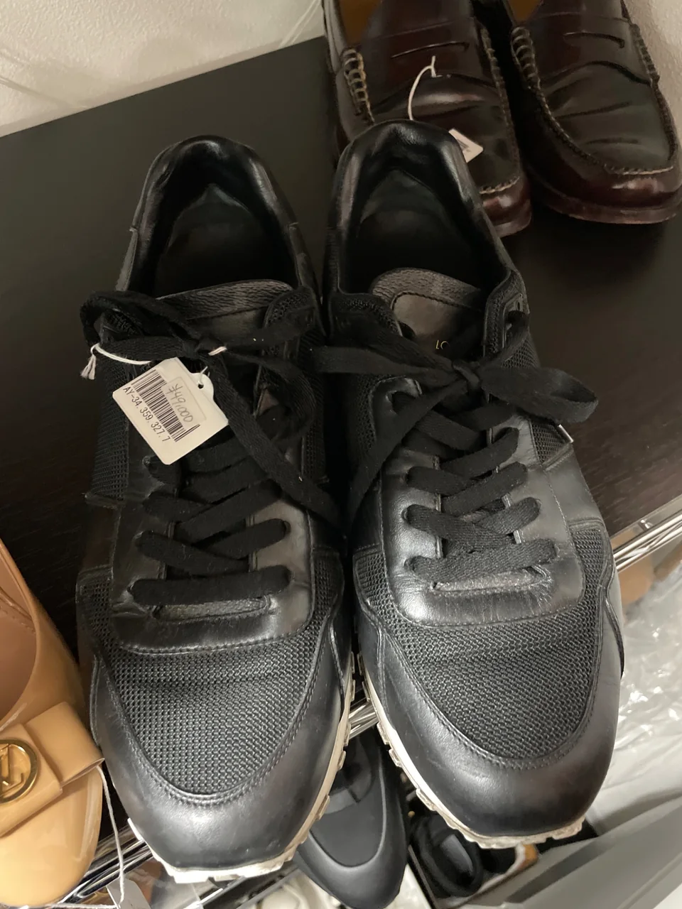 LV SNEAKERS