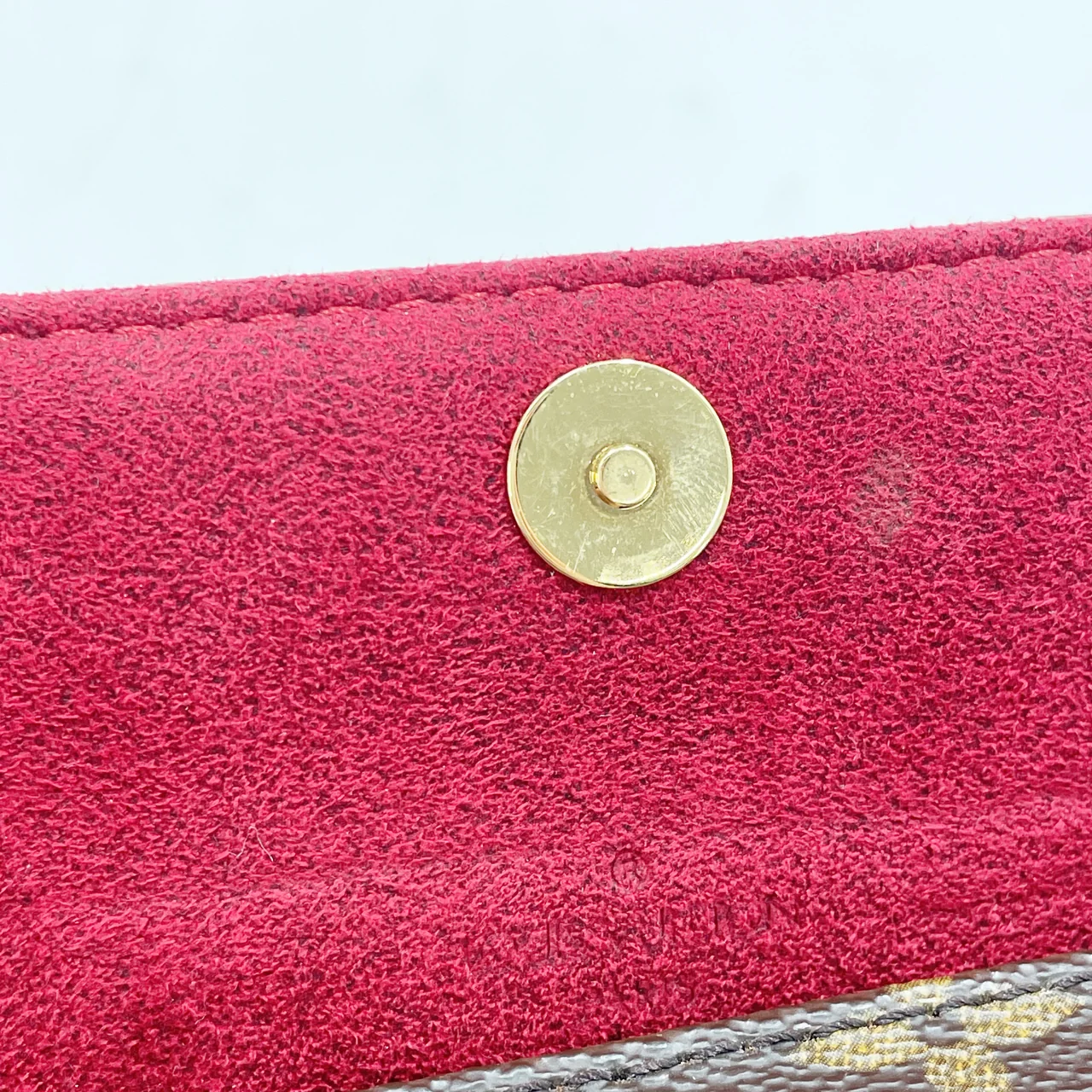 LV MONOGRAM RECITAL view 8