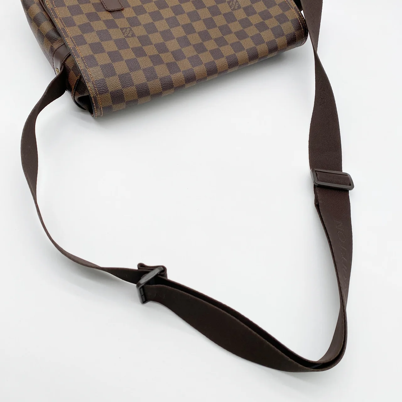 LV DAMIER MESSENGER MELVILLE view 6
