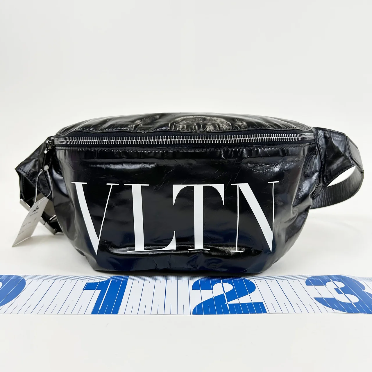 VALENTINO BODY BAG (BLACK)