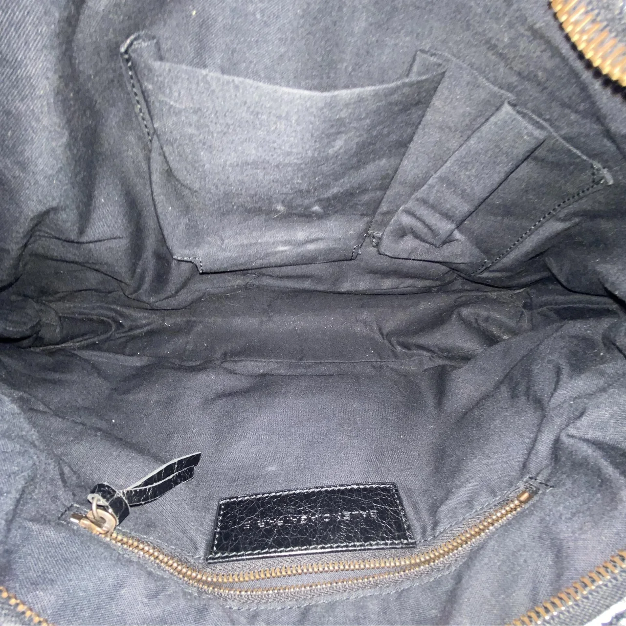 BALENCIAGA THE TOWN HANDBAG (BLACK) view 10