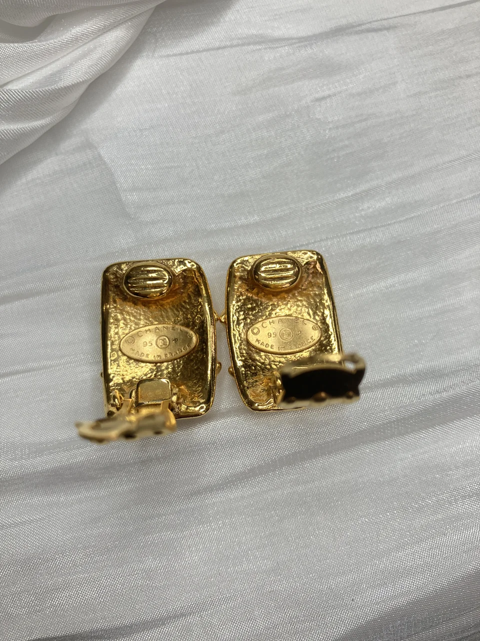 CHANEL EARRINGS view 6