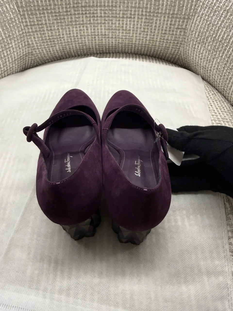 SALVATORE FERRAGAMO PUMPS view 8