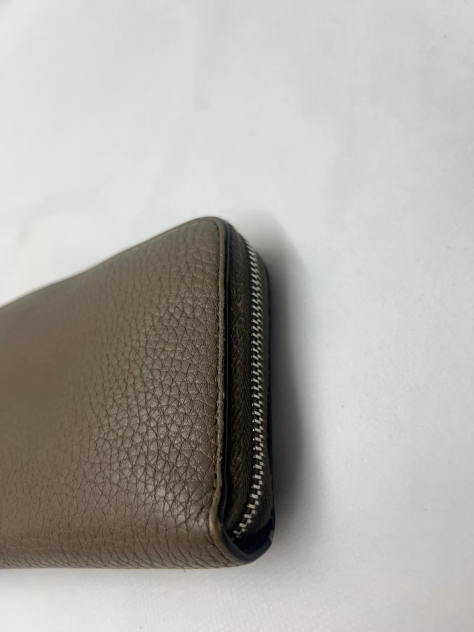 FENDI ROUND FASTENER LONG WALLET view 4