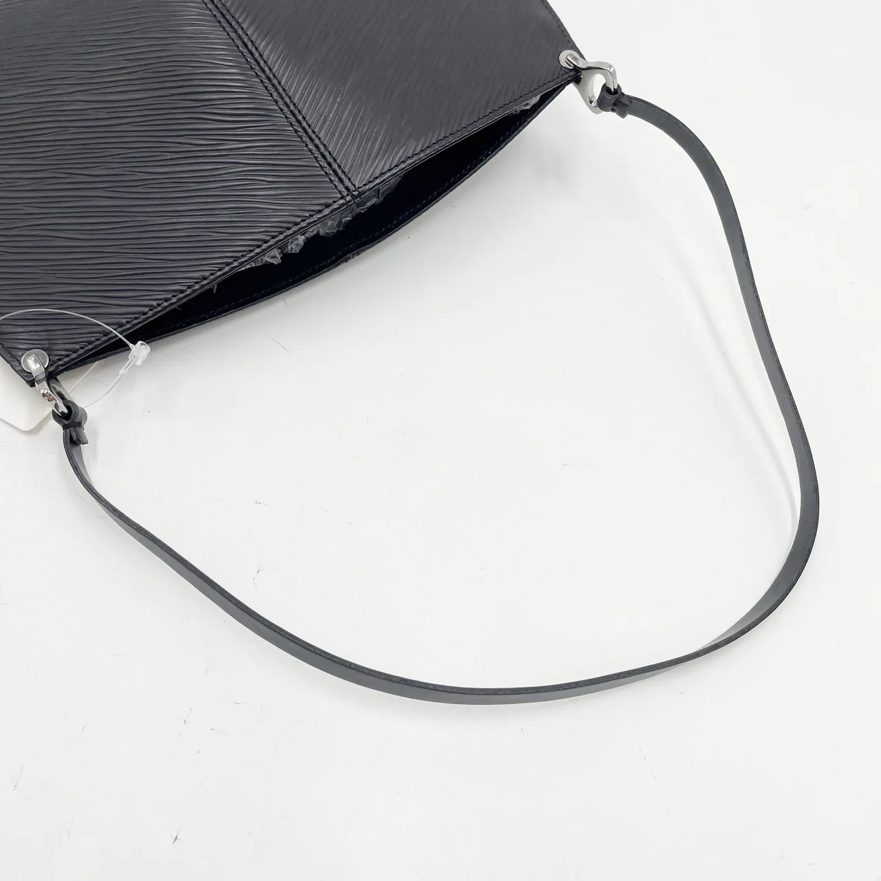 LV EPI POCHETTE DEMILUNE view 4