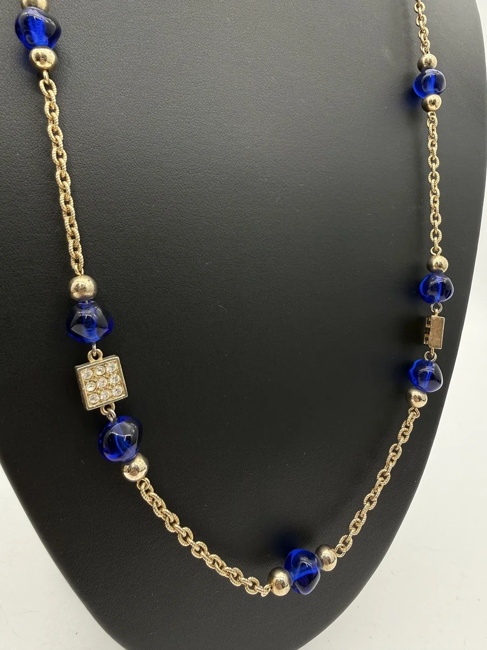 GIVENCHY NECKLACE
