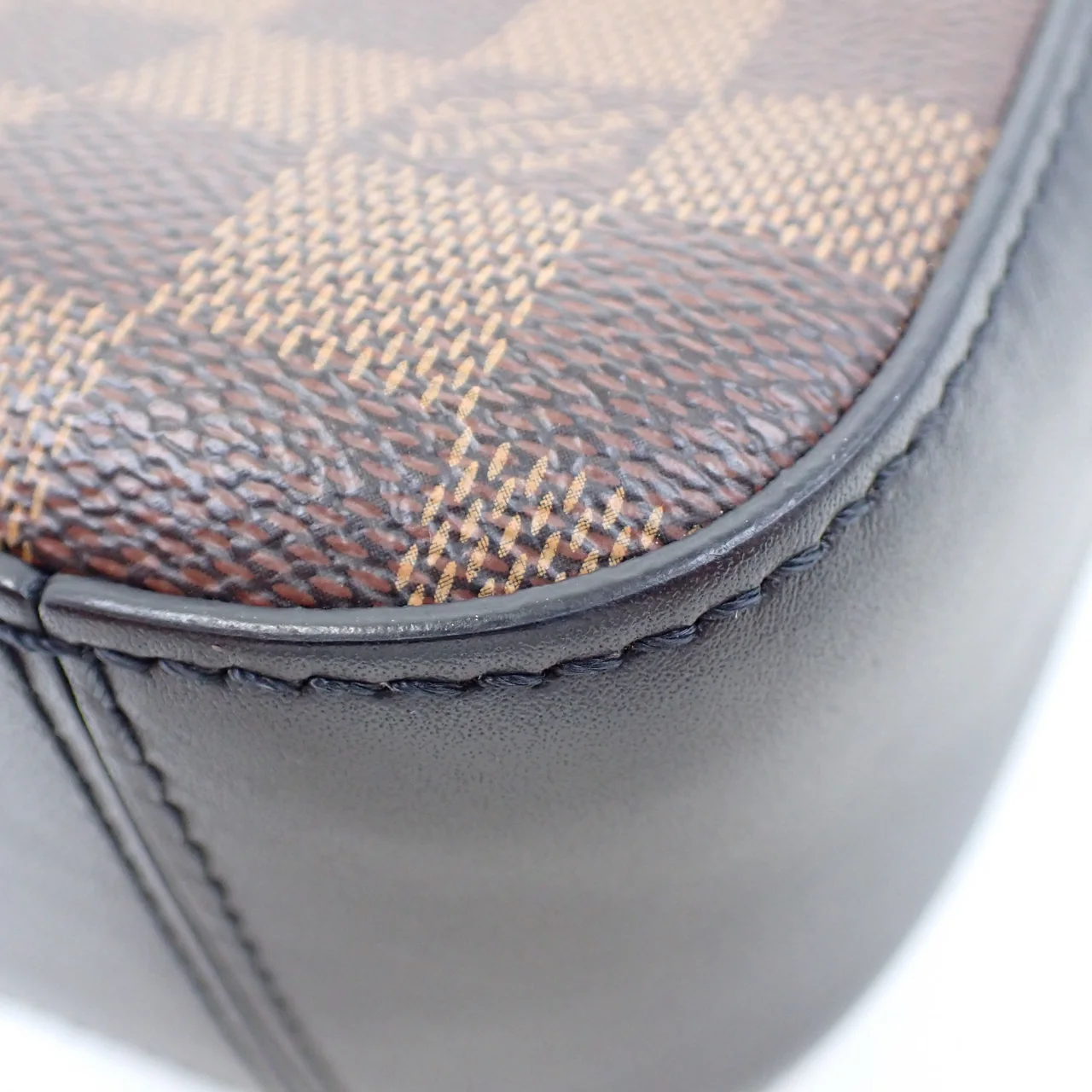 LV DAMIER SANTA MONICA view 4
