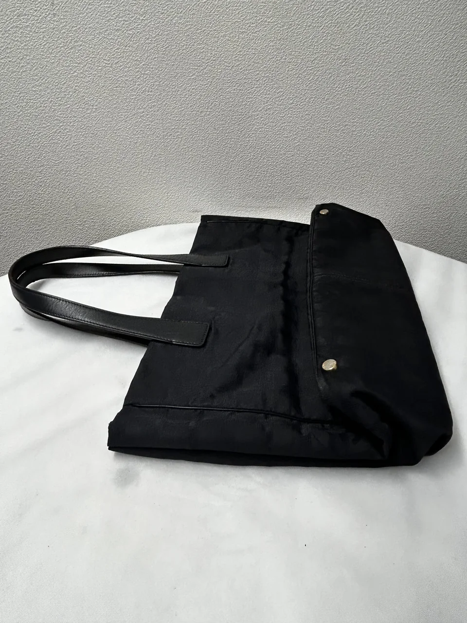CHANEL NEW TRAVEL LINE TOTE MM (BLACK) view 6