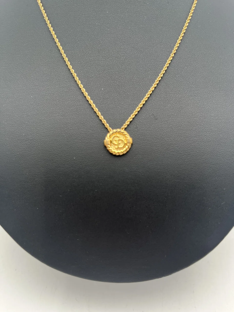DIOR NECKLACE hover
