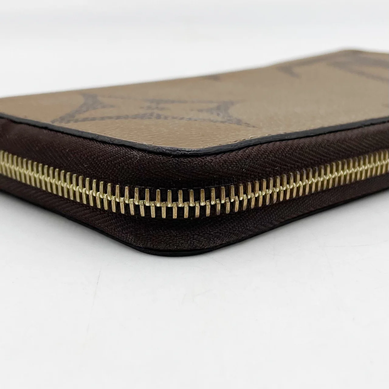 LV JEANT REVERSE ZIPPY WALLET view 4
