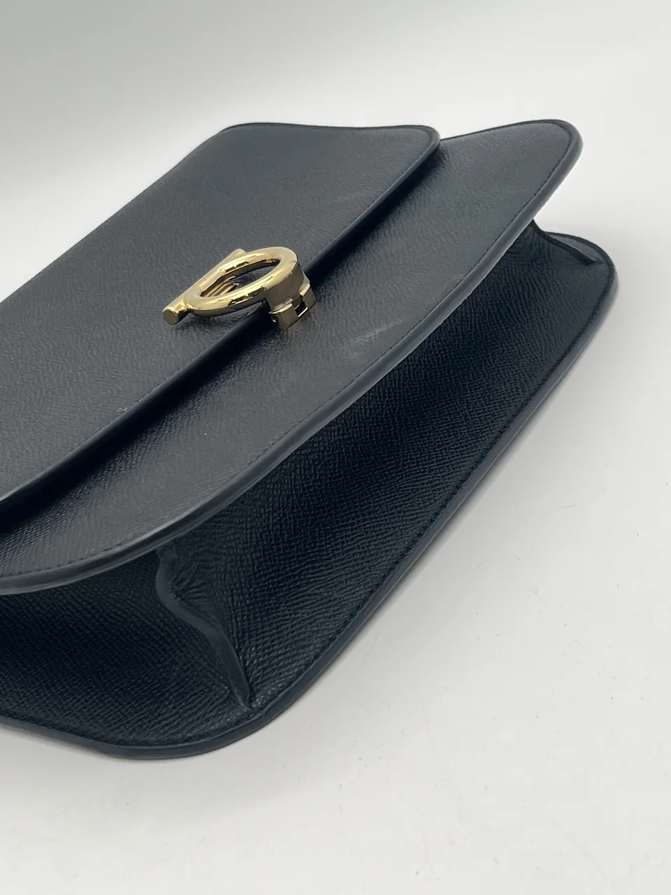SALVATORE FERRAGAMO GANCINI SHOULDER BAG (BLACK) view 5