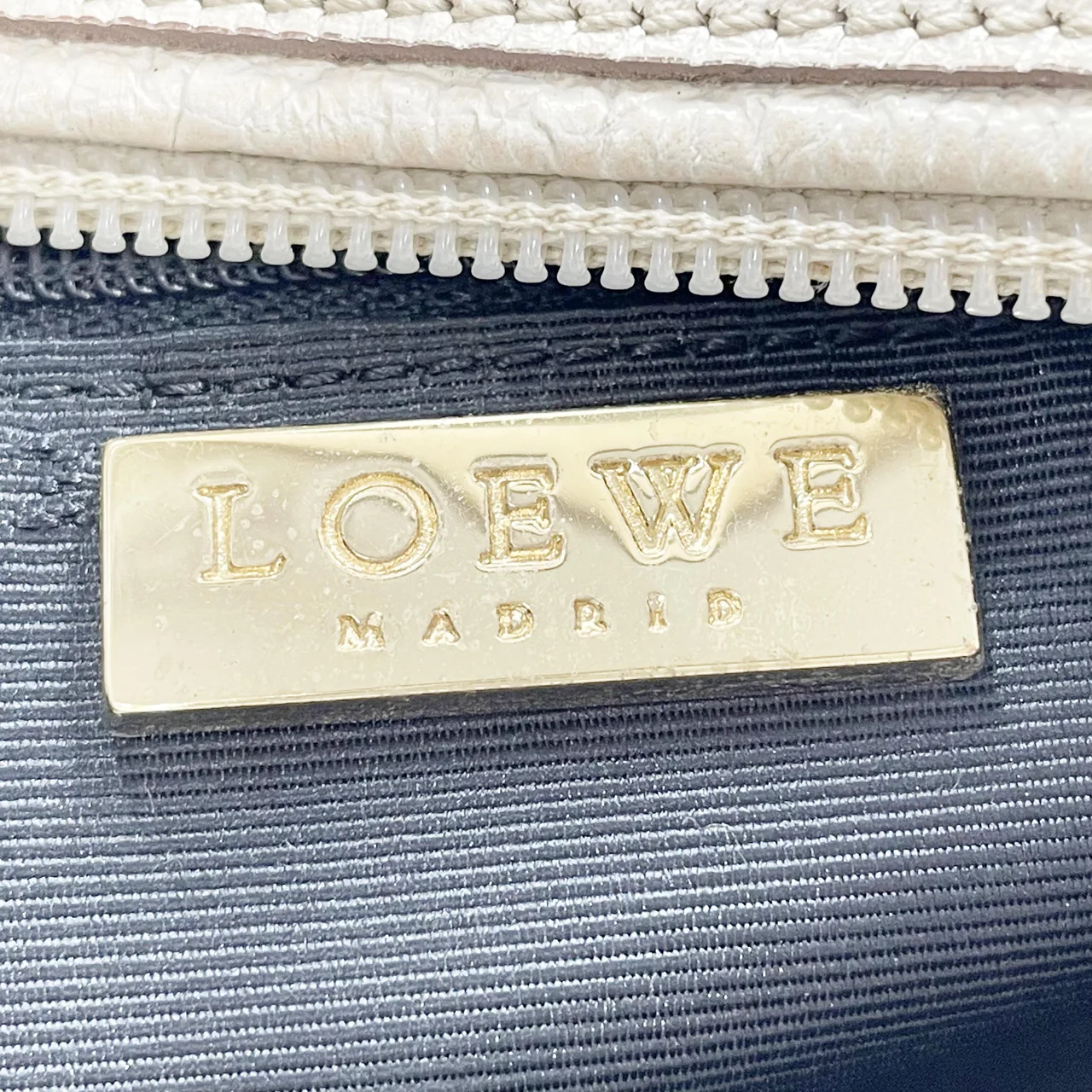 LOEWE HANDBAG (IVORY) view 2
