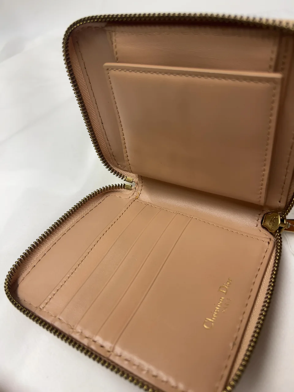 DIOR BIFOLD WALLET (PINK BEIGE) view 3