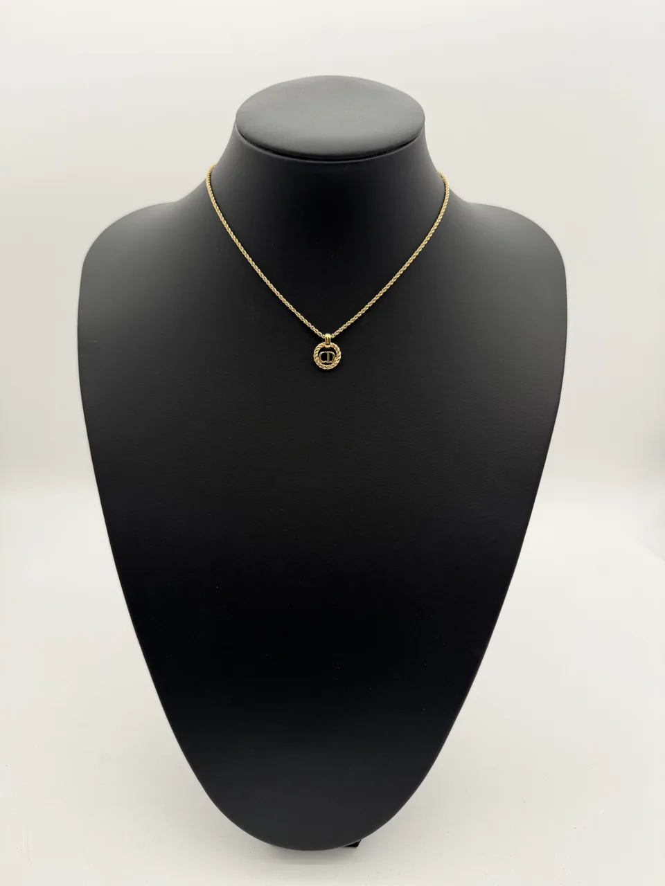DIOR NECKLACE