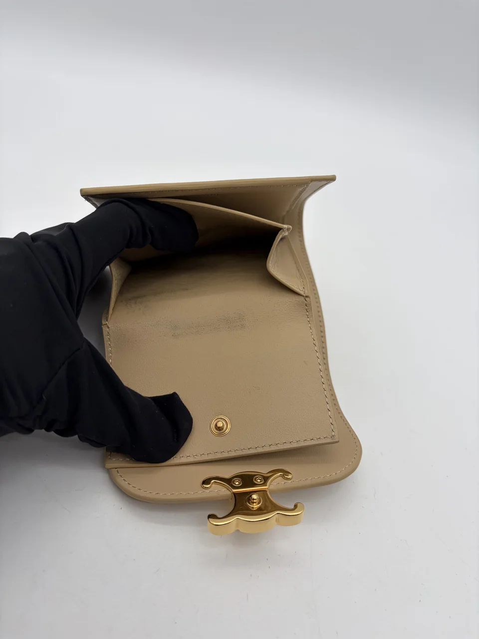 CELINE TRIOMPHE WALLET (BEIGE) view 10