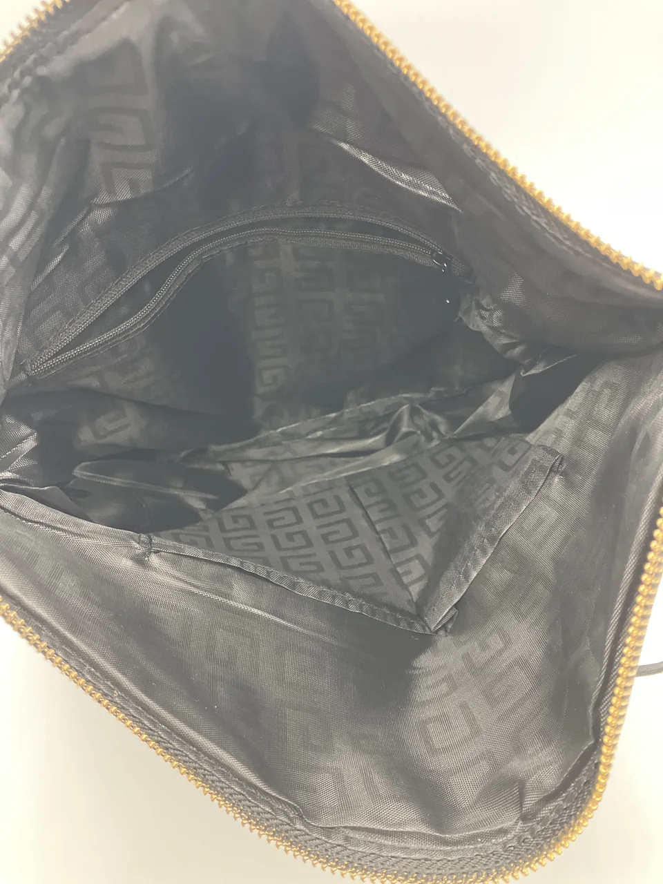 GIVENCHY SHOULDER BAG (BLACK) view 13