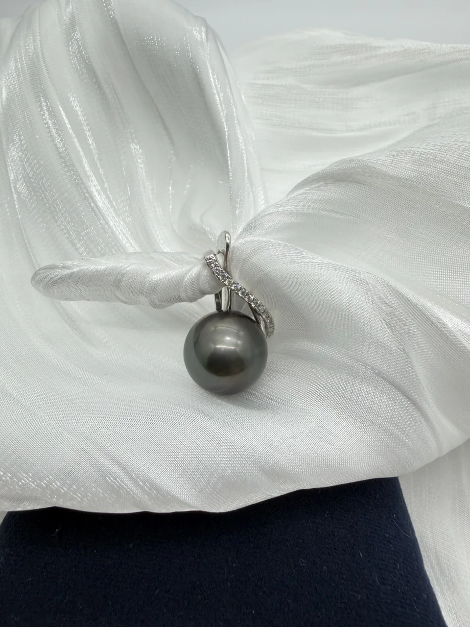 K18WG PEARL PENDANT 14.1MM FD0.16CT 6.5G