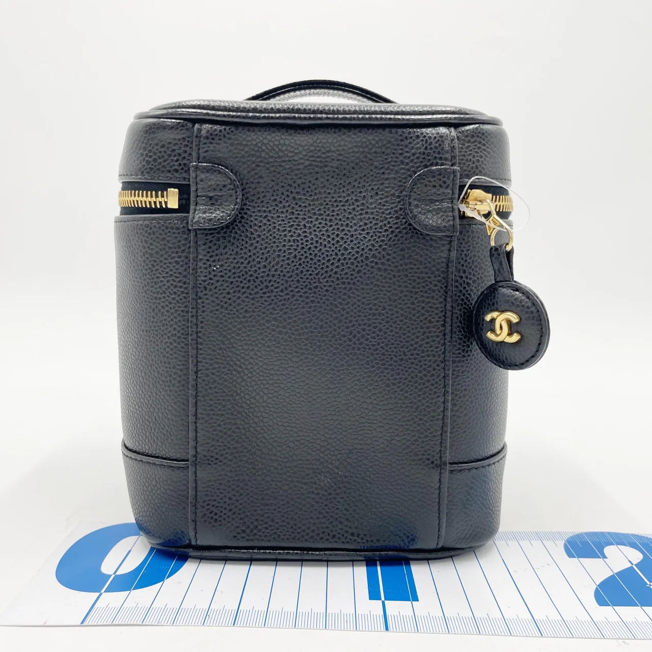 CHANEL CAVIAR VANITY BAG (6 SERIAL CODE) hover