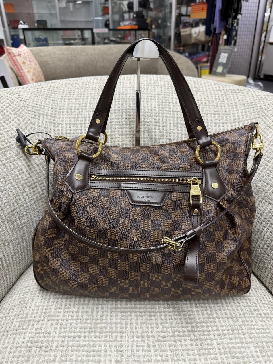 LV DAMIER EVORA MM view 2