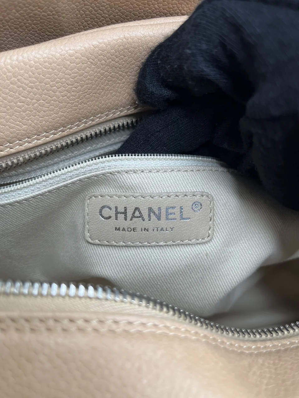 CHANEL CAVIAR CHAIN TOTE BAG (12 SERIAL CODE) view 9