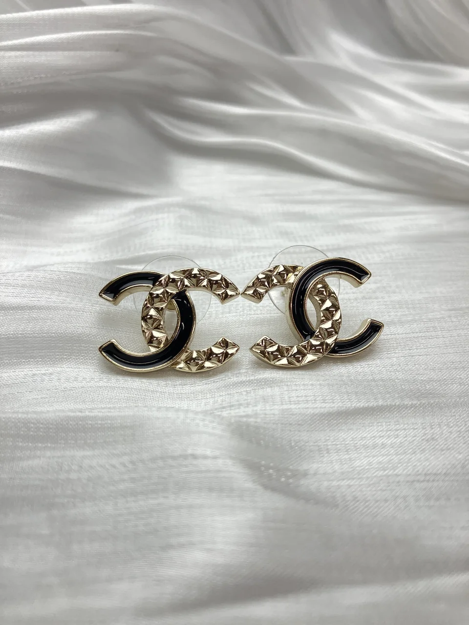 CHANEL EARRINGS view 3