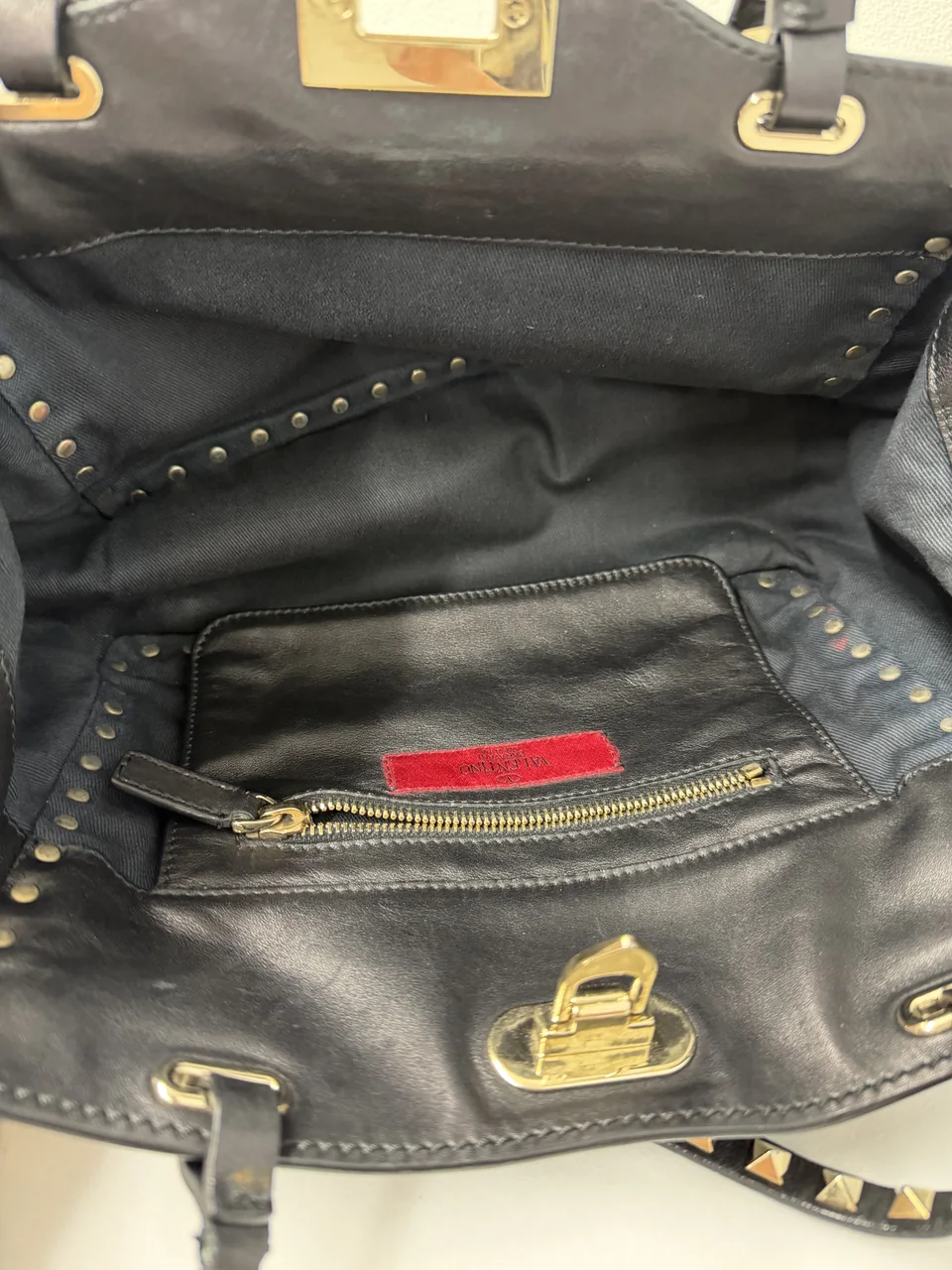 VALENTINO SHOULDER BAG hover
