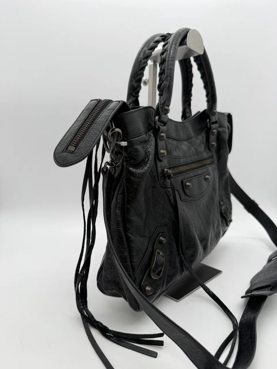 BALENCIAGA THE TOWN HANDBAG (BLACK) view 16