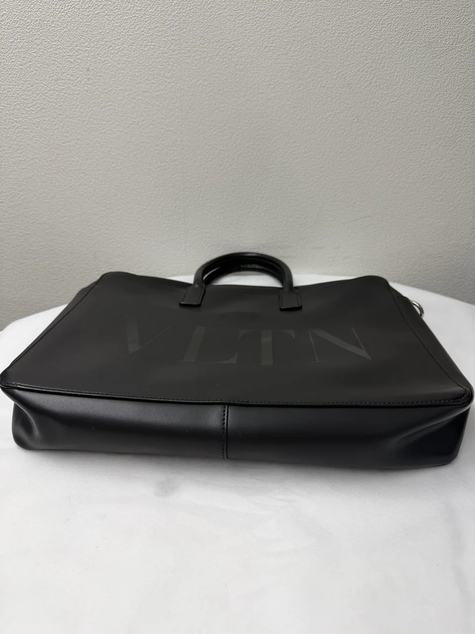 VALENTINO TOW-WAY BAG (BLACK) view 6