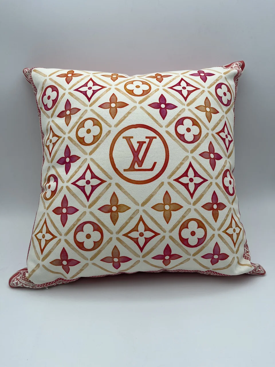LV CUSHION view 3