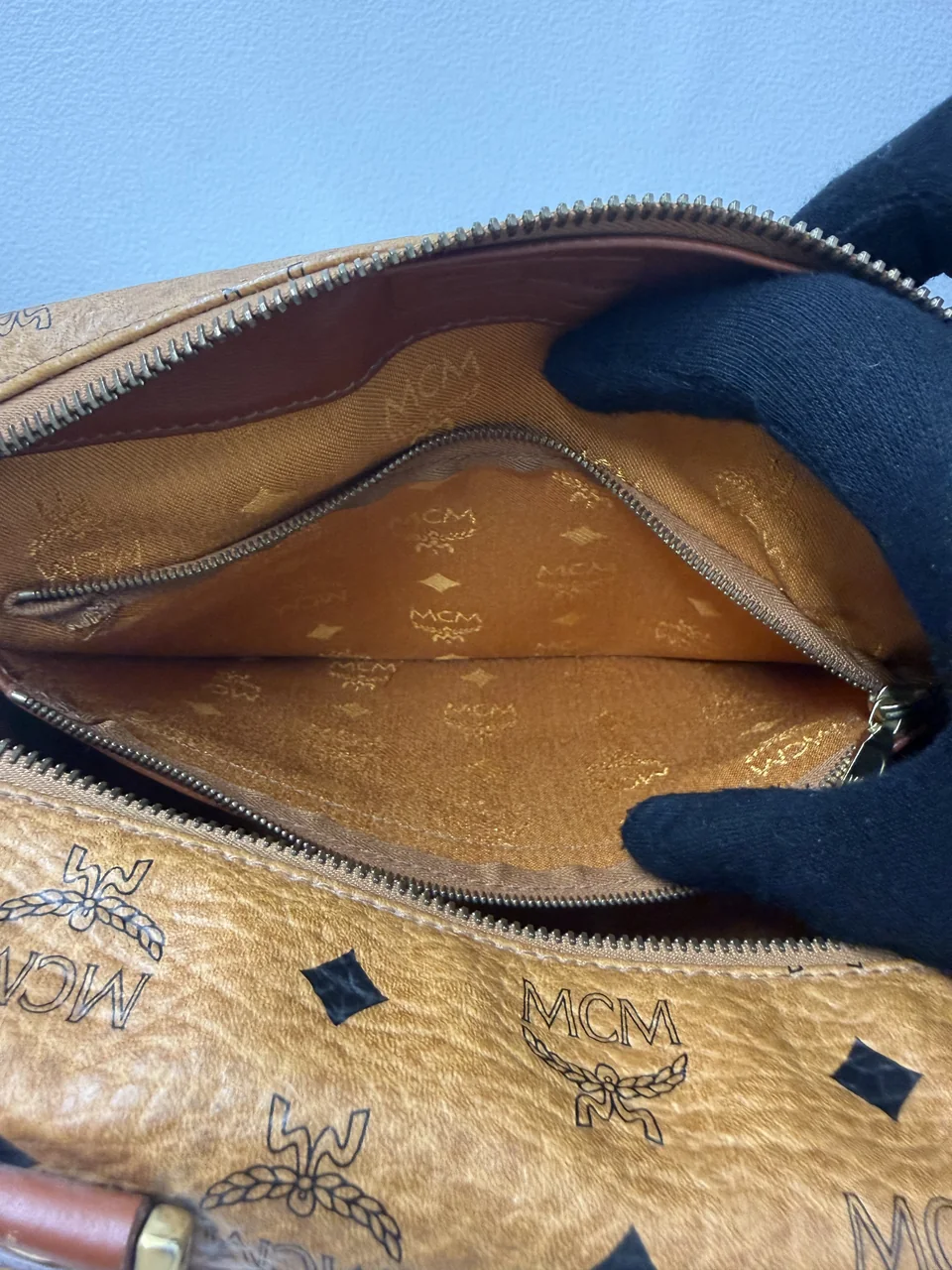 MCM TWO-WAY BAG (CAMEL) view 11