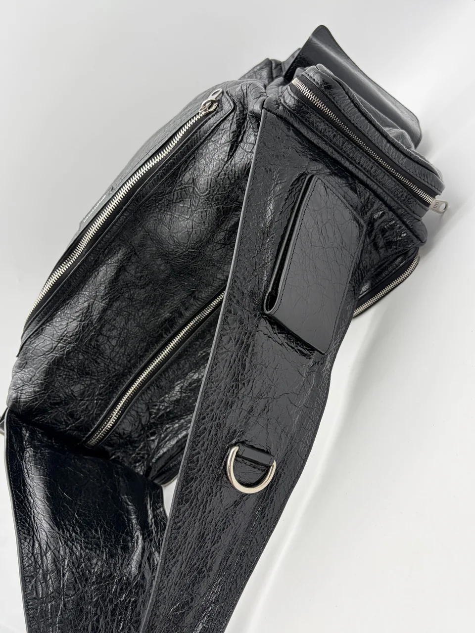 BALENCAIGA SUPER BUSY LEATHER SHOULDER BAG (BLACK) view 8