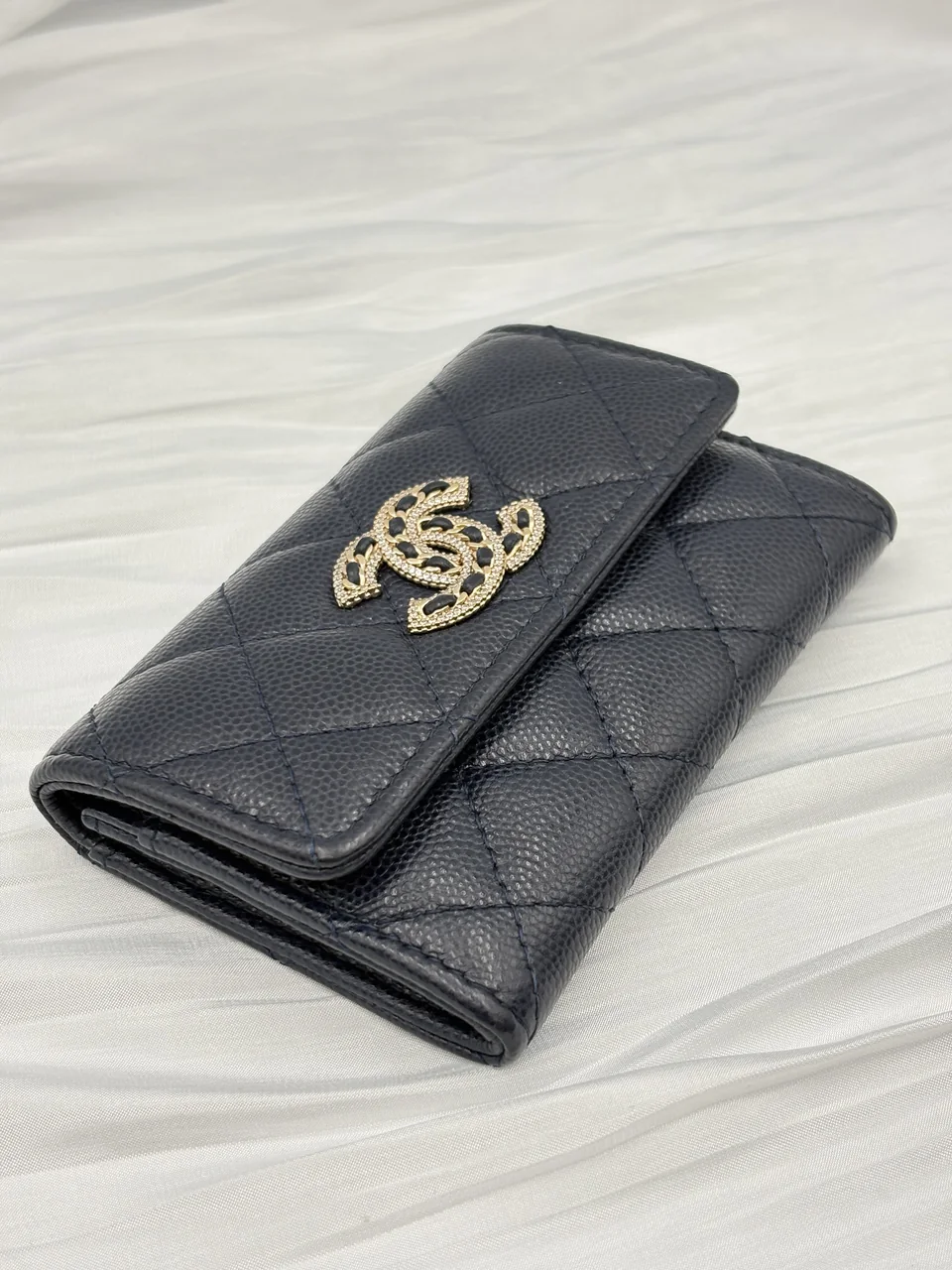 CHANEL CAVIAR CARD CASE (32 SERIAL CODE) view 8