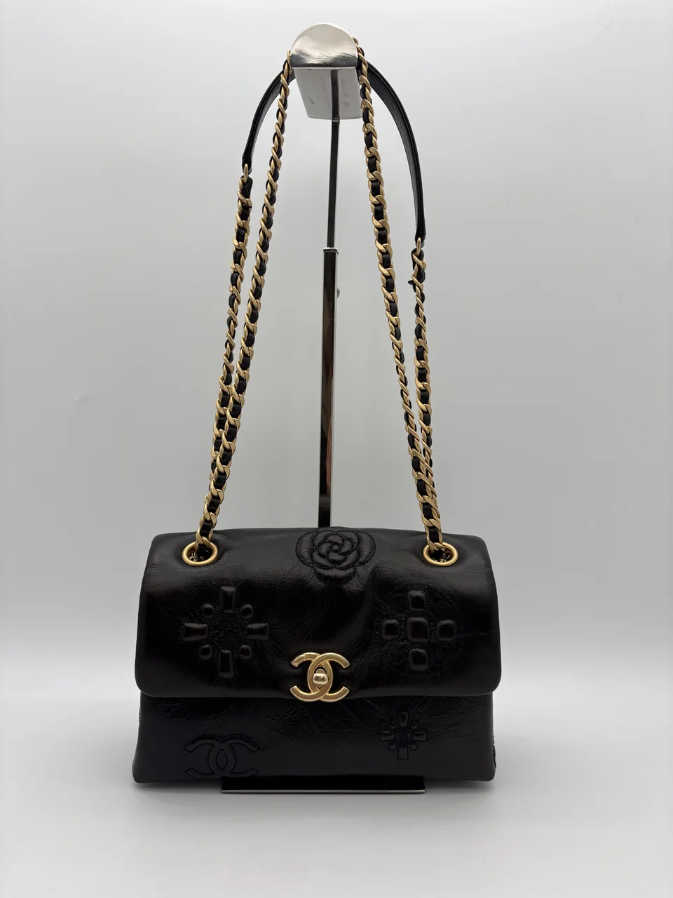 CHANEL CALF SKIN CAMELLIA SHOULDER BAG (39 SERIAL CODE) view 4