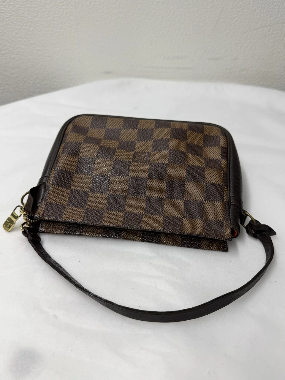 LV TROUSSE MAKEUP hover