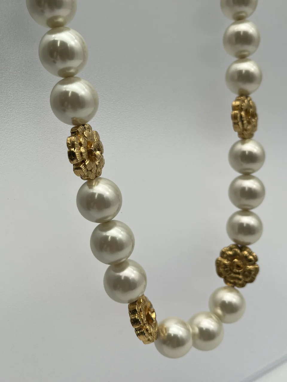 CHANEL NECKLACE view 3
