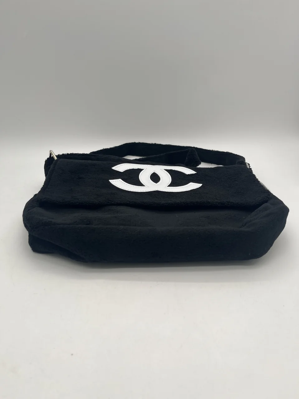 CHANEL SHOULDER BAG view 3