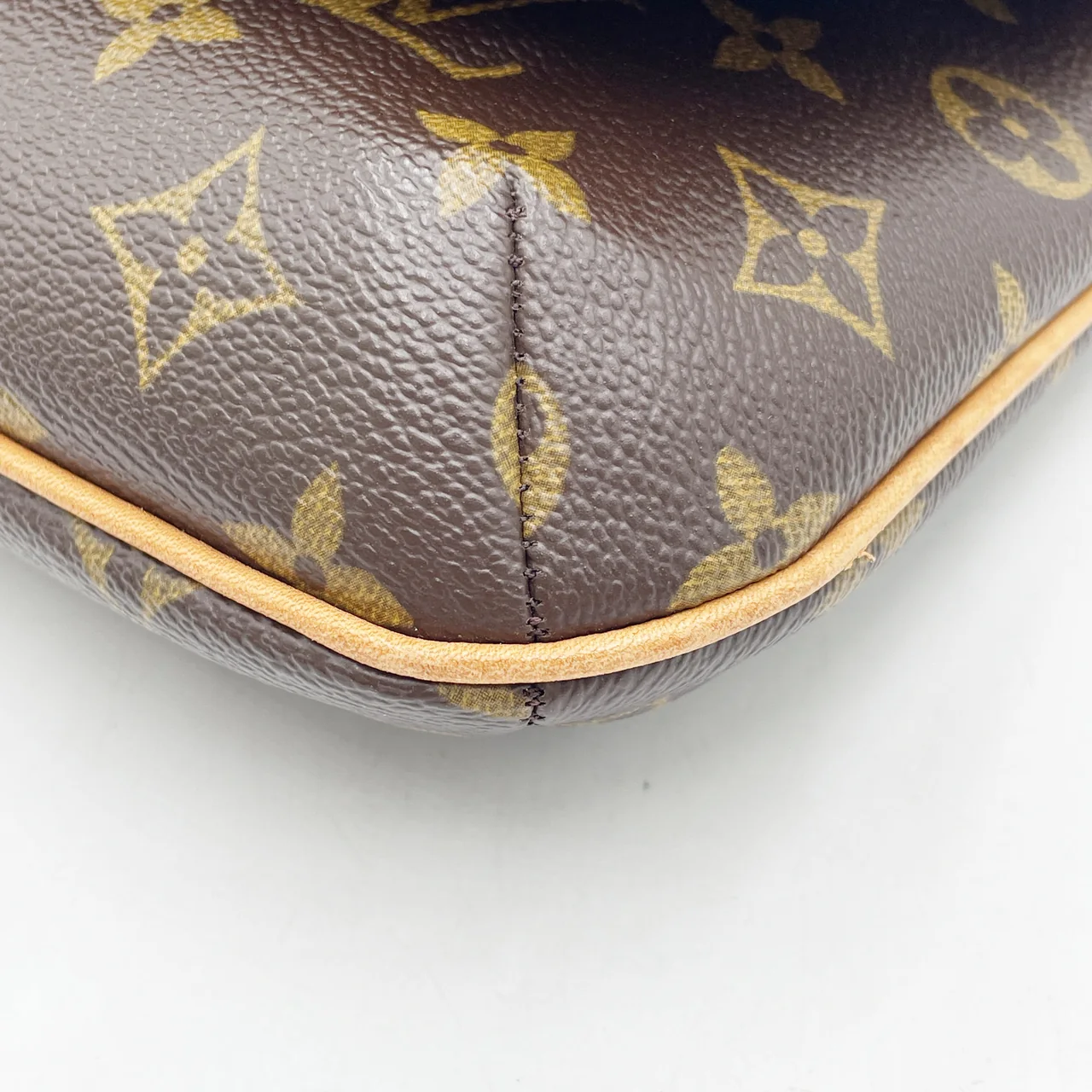 LV MONOGRAM MUSETTE TANGO SHORT view 6