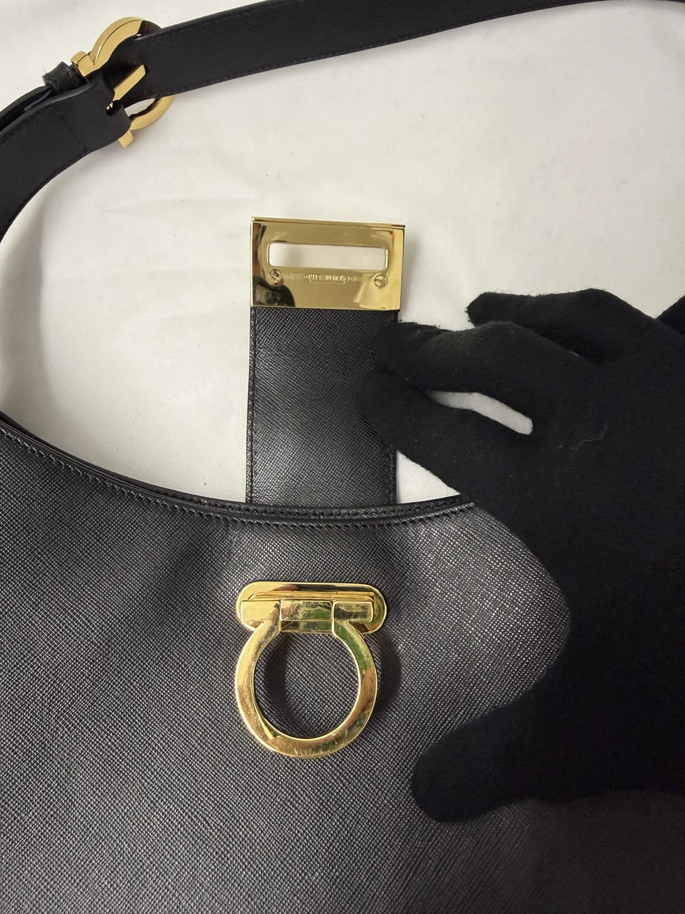 SALVATORE FERRAGAMO SHOULDER BAG view 11