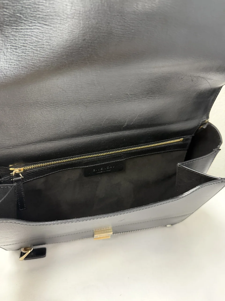 GIVENCHY SHOULDER BAG (BLACK) view 3