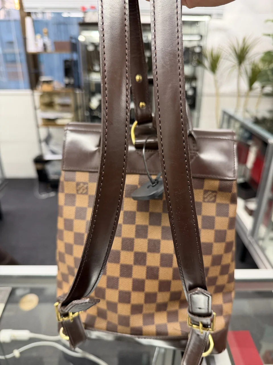 LV DAMIER SOHO view 8