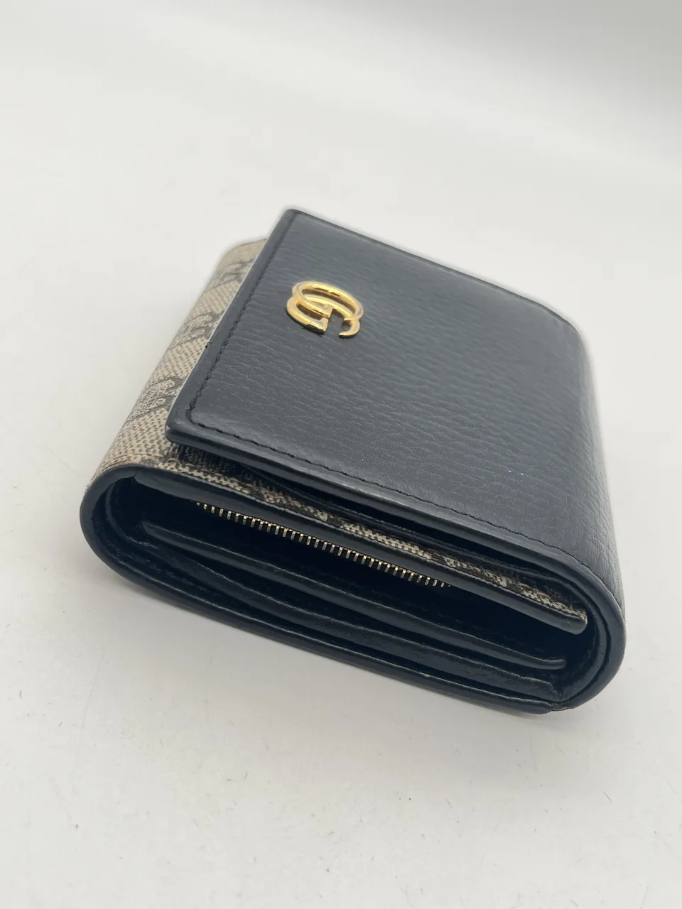 GUCCI GG MARMONT MEDIUM WALLET (BLACK BEIGE) view 3